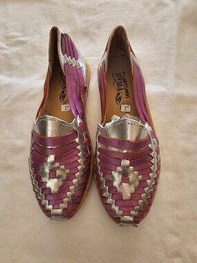 Brand New Women's Mexican Handmade Huarache Sandal.